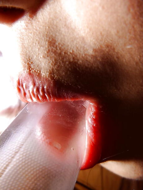 Hervorragendes japanisches Baby Aya Shiraishi in sexy Unterwäsche enthüllt ihren Arsch
