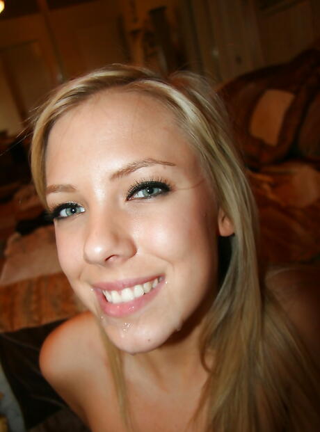 Ausgezeichneter Amateur Britney Beth in Sex Action
