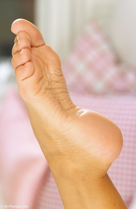 Tempting teen Mya Diamond strips to her stockings & toys her pussy in a solo