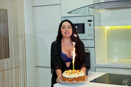 Busty Latina Diana Rius gets her big ass licked and her pussy fucked