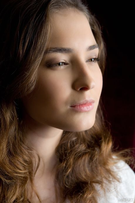 Francine A è una bella donna con un corpo meraviglioso e un viso
