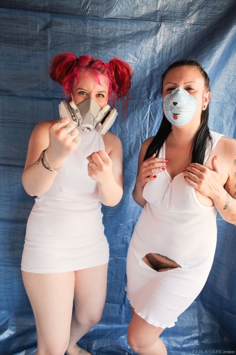 Evil Angel: Busty Pornstars Proxy Paige & Tori Avano spiller med sine store bryster