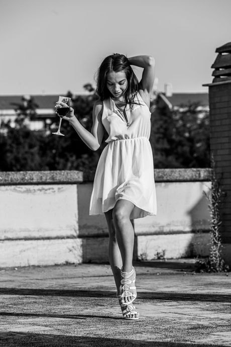 Engaging teen Nici Dee shows her big tits & her bald pussy in a solo