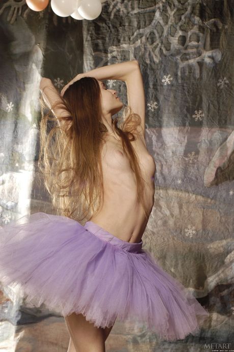 Ukrainian girl Jasmine A shows her hairy pussy