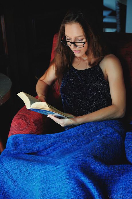 Pure teen Sofi Shane removes her glasses and clothes to pose nude