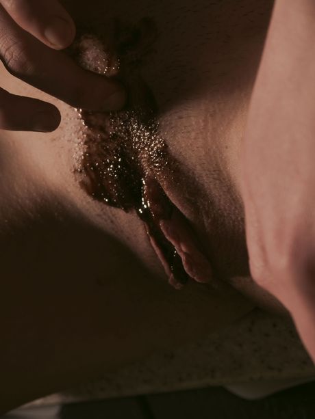 Keita fondles her naked pussy after removing a kitchen apron Busty girl