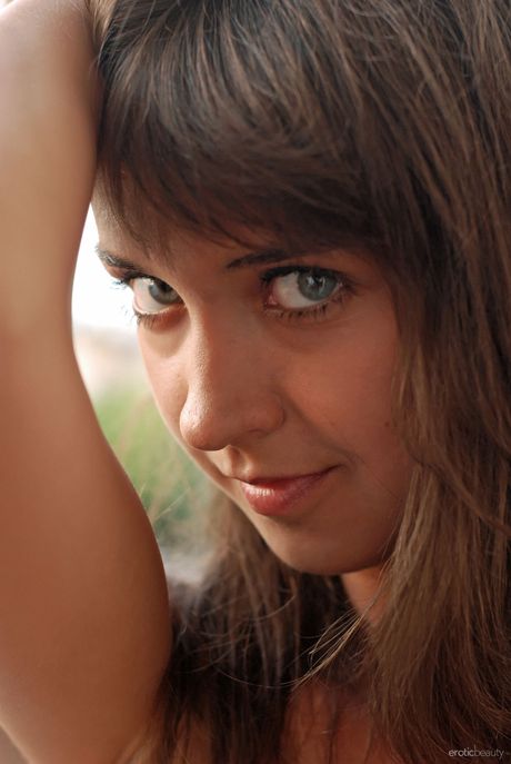 Lean teen Moon B models totally naked boldly