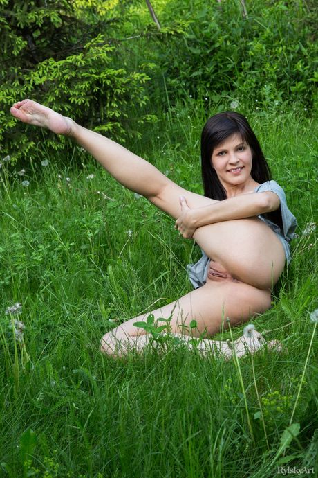 Sexy Russian Zelda poses naked in the kitchen and shows her tiny tits