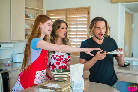 Teen girls Ashley Lane and Jane Rogers have a threesome on a bed