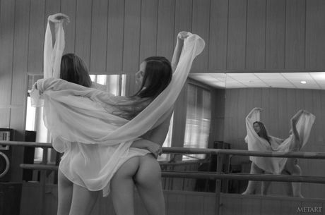 Slender teen babes Jasmine A & Uliya E posing naked in the ballet studio