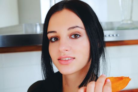 Sultana is a stunning beauty with a slender body and a sexy ass that she loves to