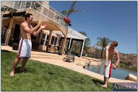 Sporty cheerleader Presley Hart gets her pussy fucked hardcore