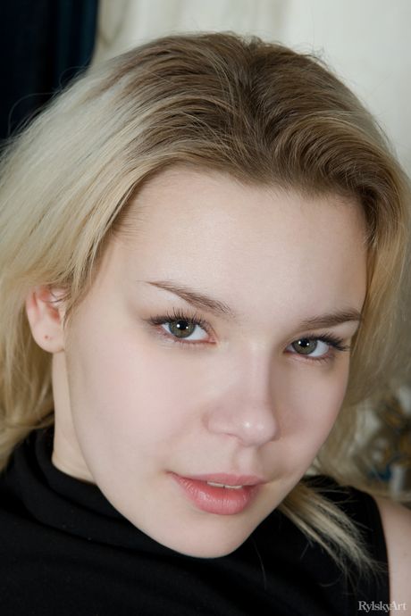 Winsome teen Zia gets completely naked without shyness