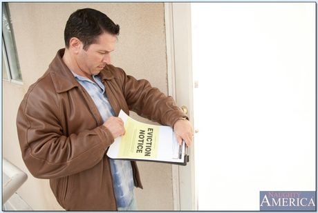 Bruna sexy Katie Jordin si lecca la figa e hardcore cazzo
