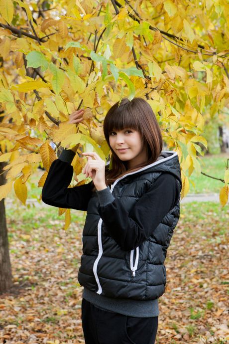 Sexy Russian Zelda poses naked in the kitchen to show off her beautiful body