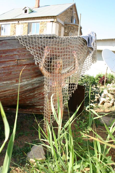 Blonde Teen Valya B Models total nackt auf eine selbstbewusste Weise selbst
