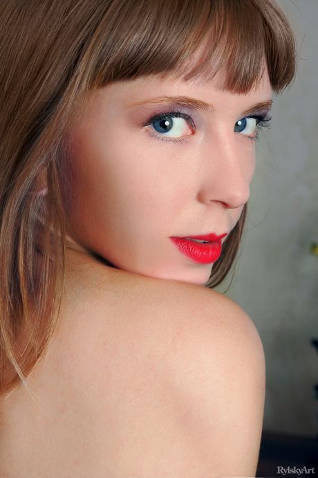 Precious teen Dream gets completely naked with conviction