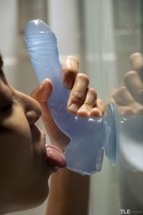 Nude Akari Suka Pics