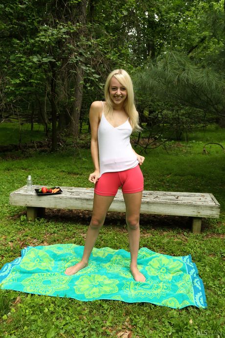 Blonde amateur Sierra Nevadah toys her pink pussy after yoga on a deck