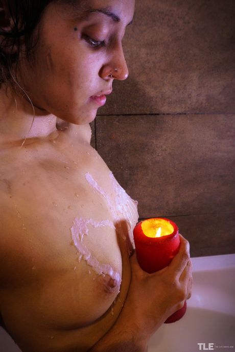 Latina hottie Gabriela gets her pussy creampied in the shower