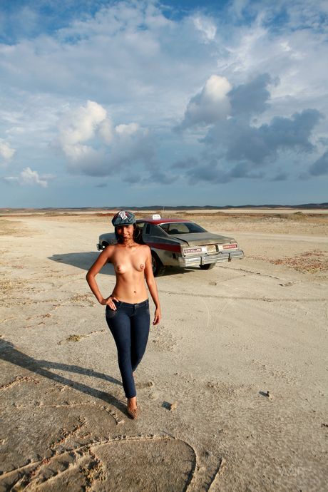 Babes vénézuéliennes Ruth Medina et Zaza posent à l