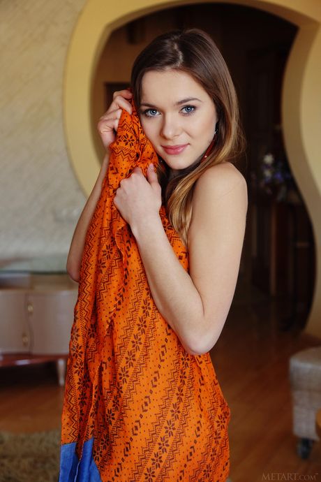 Thin teen with a slim figure Karissa Diamond poses naked