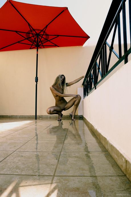 Svelte teen Betty shows her beautiful ass and pussy in a solo