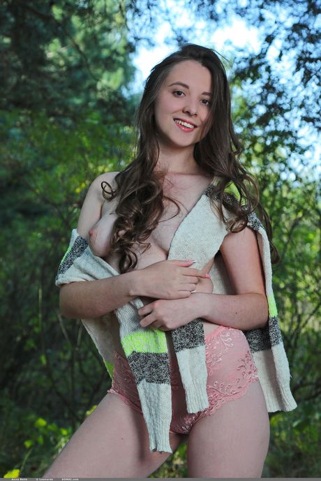 Nude Anna Bella Pics