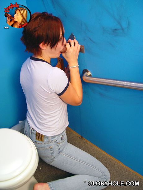 Dogfart Network: Redheaded Amateur Hailey lässt ihre Muschi leckt und ihr Mund von einem BBC gefickt