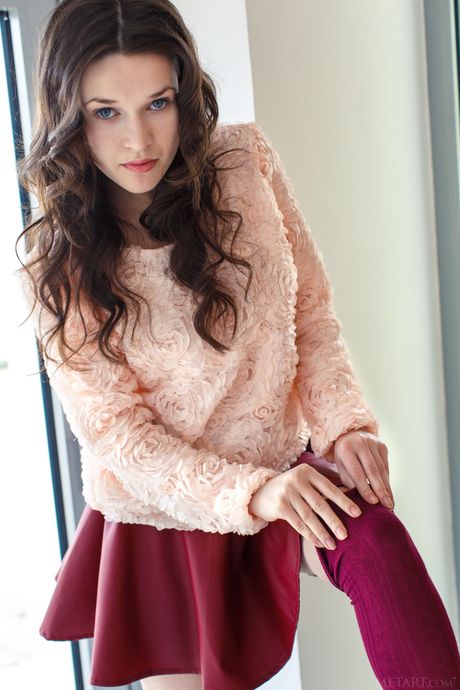 Skinny Ukrainian erotic model Serena Wood poses naked in her bedroom