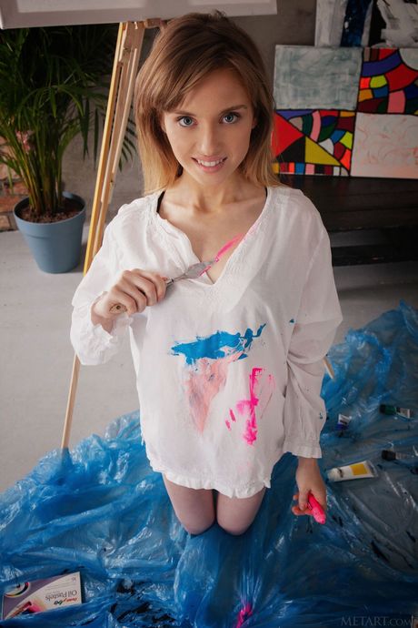 Bashful teen Tempe removes her lingerie to pose nude without embarrassment