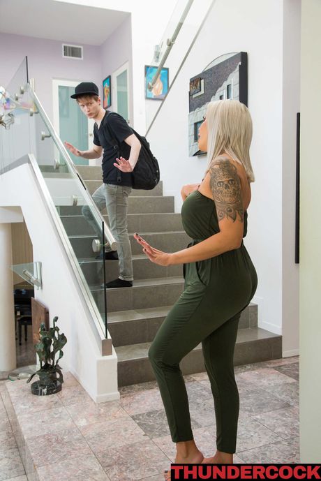 Blonde MILF Nina Elle gives a blowjob and gets her tits jizzed