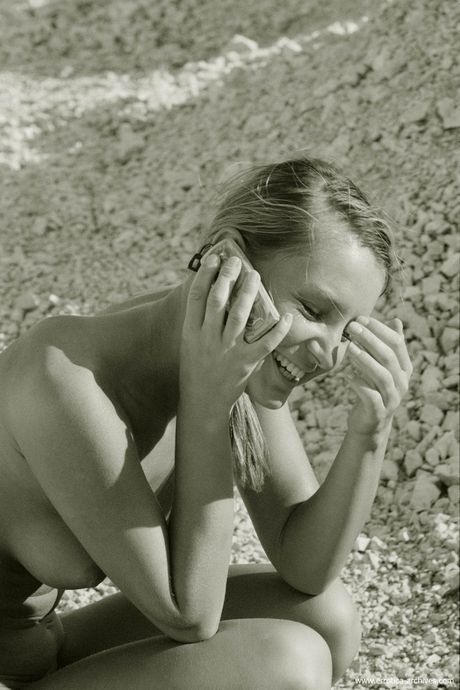 Bellena is a stunning beauty with a slender body and a slim waist that she