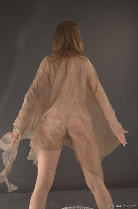 Endearing teen Beth poses totally naked in a confident fashion