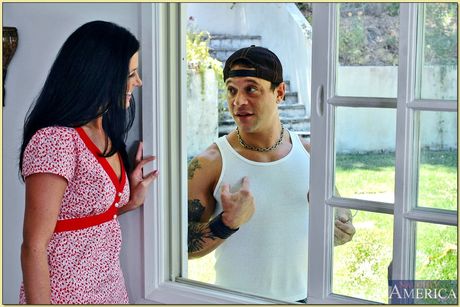 Naughty America: Stora tuttade Babes Cody Lane och Indien sommar i en het trekant