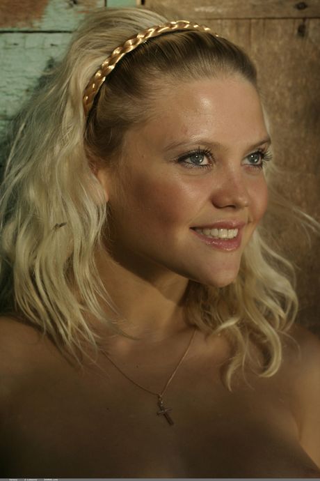 Thin teen Valeya models totally naked with self-assuredness