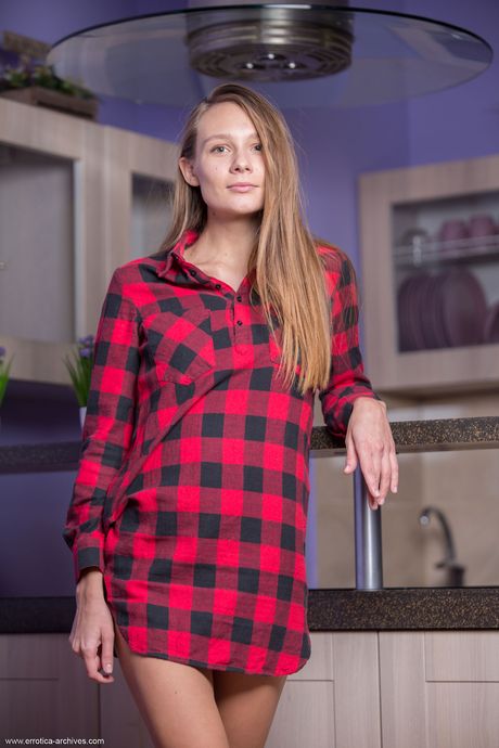 Ukrainian girl Mirabella demonstrates her big tits and poses nude