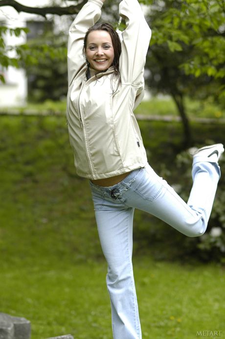 Svelte teen Mia A strips and gets her pussy licked by her lesbian friend