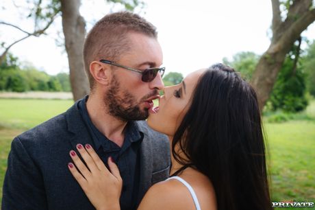 Hannah Shaw is a curvy, tattooed angel and she starts the scene by slowly