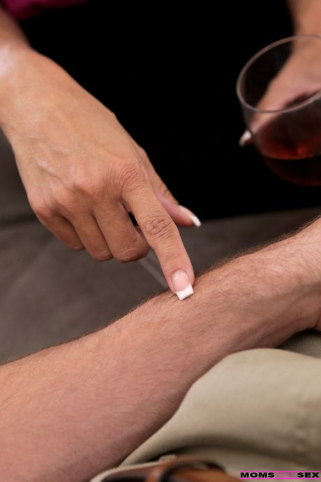 Big-boobed MILF Reagan Foxx gets her shaved pussy drilled by her stepson