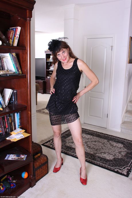 Over 30 woman Katrina Mathews strips down in her front door