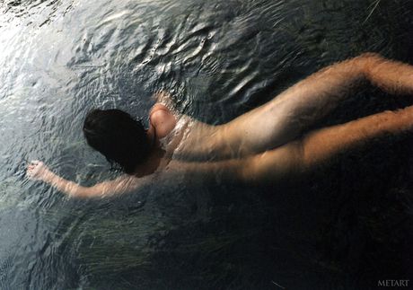 Glamorous teen Ronin posing naked on the beach & showing her big tits