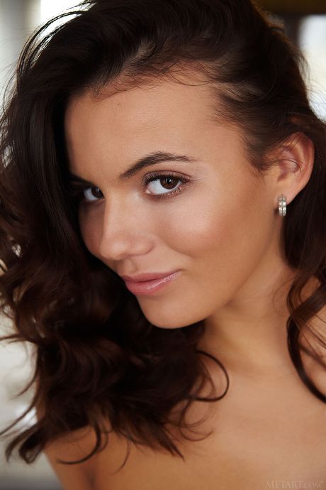 Brunette babe Vanessa Decker showing off her big natural tits & her sweet pussy