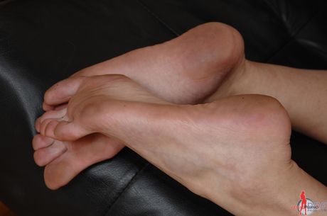 Rosyjska laska Alisa stara się i pokazuje swoje gorące ciało podczas sesji castingowej
