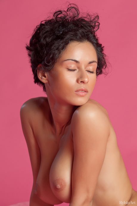 Russian venus Pammie Lee flaunting her big tits and hairy pussy in a solo