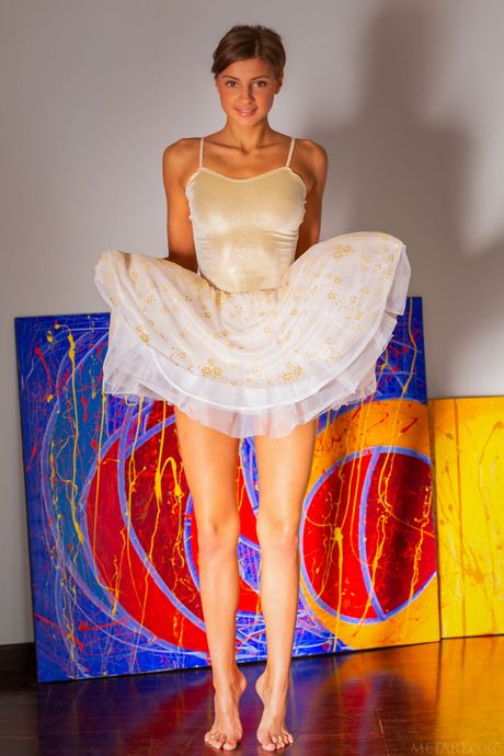 Thin teen Melena A shows her flexibility and poses nude