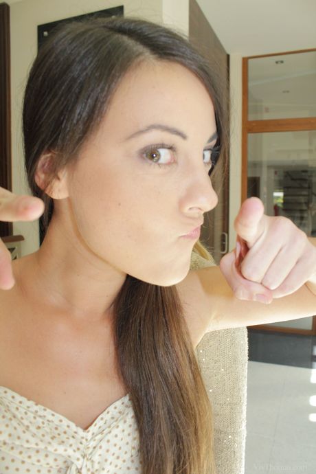 Viv Thomas: Hot teen lesbians Whitney Conroy & Lorena Garcia kiss while taking a bath