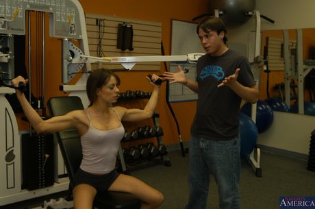 La nena deportiva Vanessa Lane consigue su rostro cubierta de semen después del sexo
