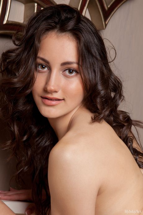 Gorgeous teen Gladys gets totally naked with grace