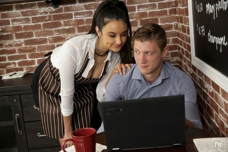 sultry waitress Eliza Ibarra seduces her client